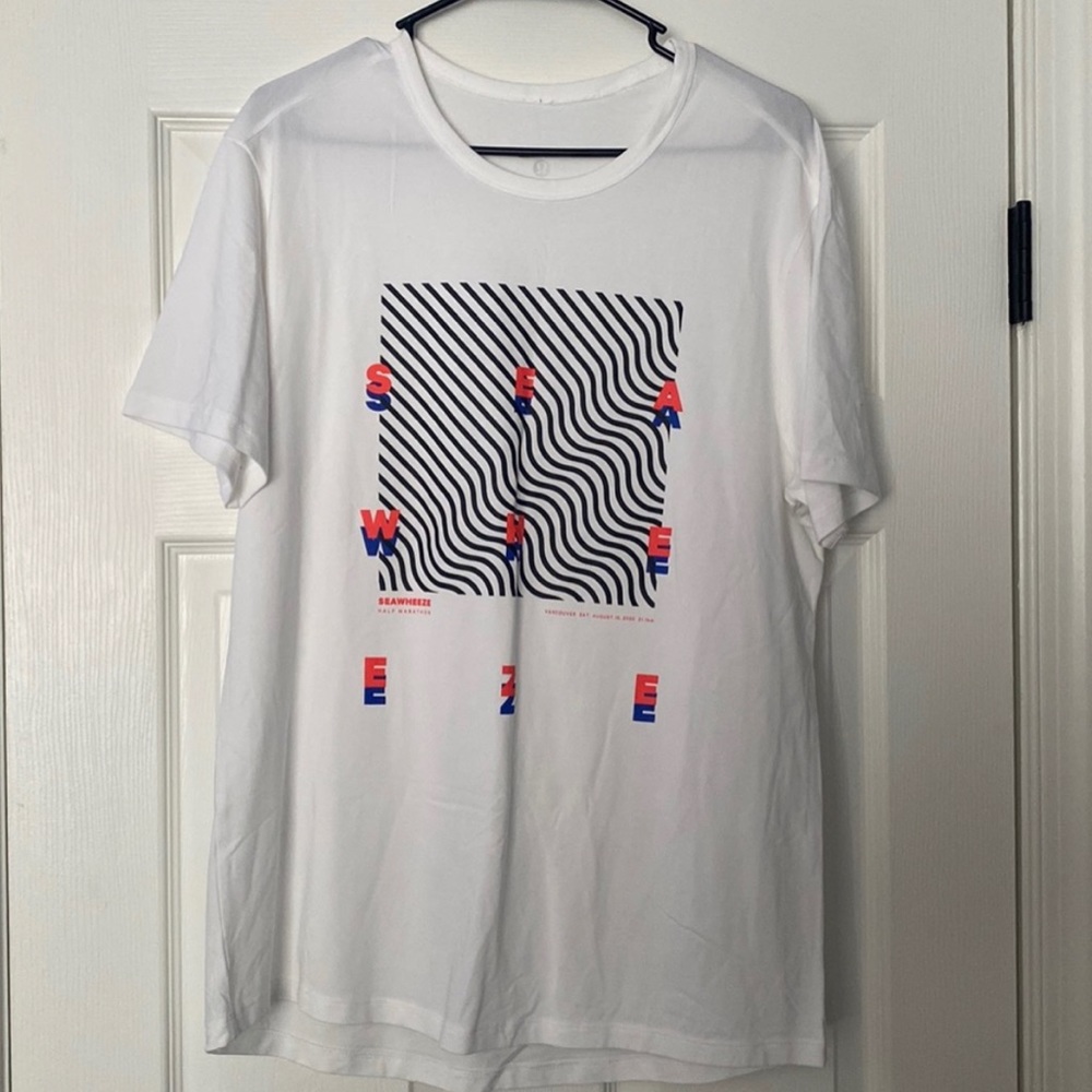 Lululemon SeaWheeze 5 year Basic Short Sleeve Size Large